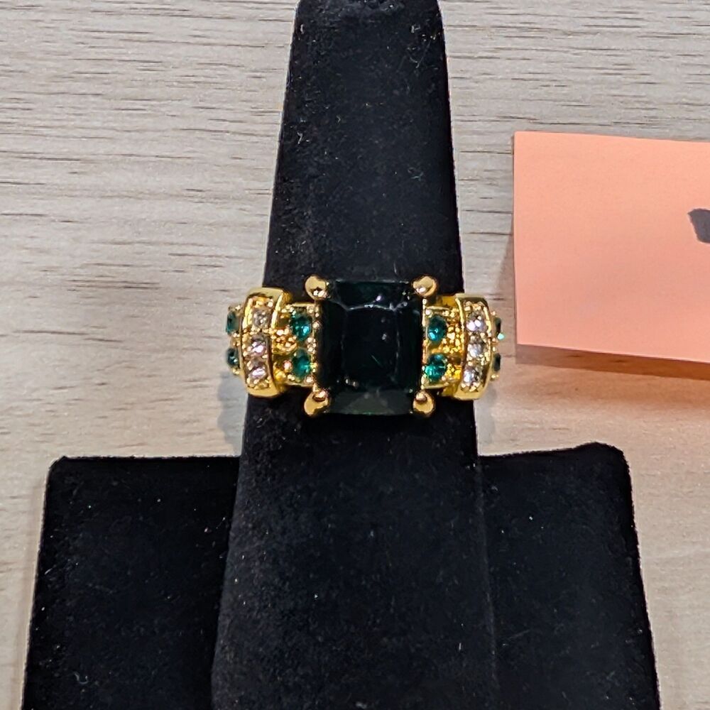 Gold Tone Emerald Green CZ Cocktail Ring Size 7 Vintage Style Statement